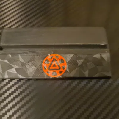 Mô hình Iron Man với đế và bảng tên trang trí