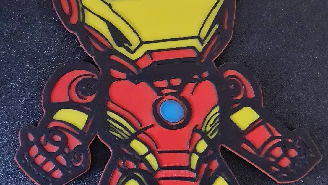 Mô hình Iron Man với đế và bảng tên trang trí - Image 4