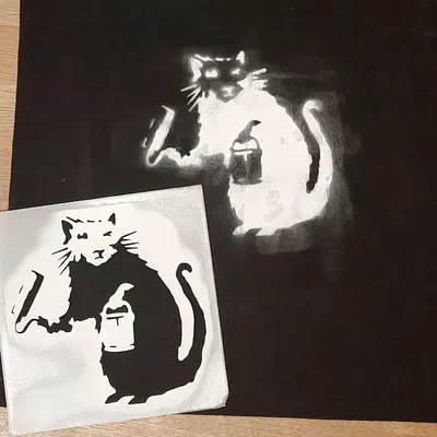 Stencil chuột lăn của Banksy để phun sơn