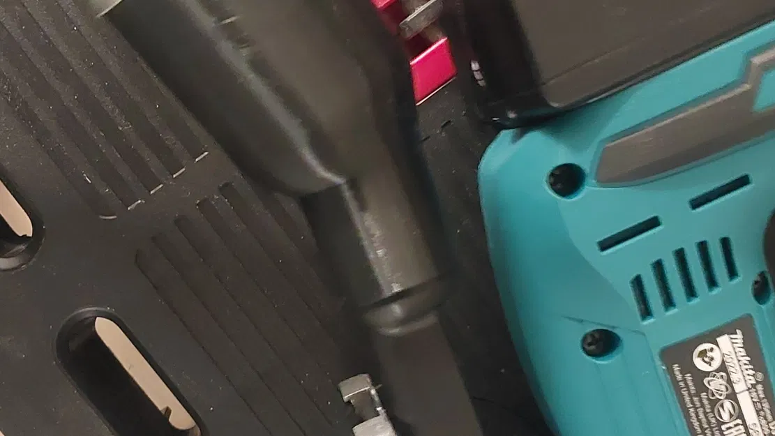 Bộ chuyển đổi vòi hút bụi Makita DJV182 cho Dyson DC19 - Image 1