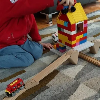 Bảng xây dựng đường ray tàu hỏa Duplo và Brio