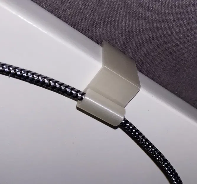 Kẹp dây sạc cho khung giường - Image 1