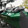 Giá đỡ bình xăng cho Husqvarna Svartpilen 401 - Thumbnail 2