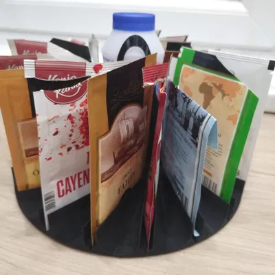 Giá đỡ gia vị kiểu Lazy Susan với 18+1 ngăn