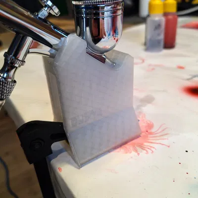 Giá đỡ súng phun sơn đơn giản cho bàn làm việc