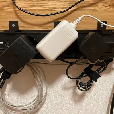 Giá đỡ tối giản cho ổ cắm Brennenstuhl