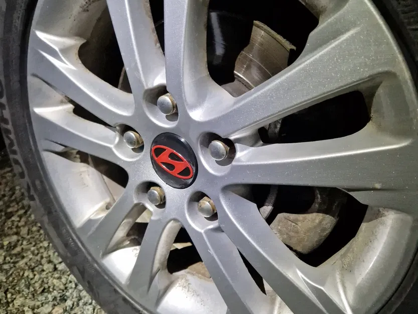 Nắp vành xe Hyundai in đa màu sắc - Image 1