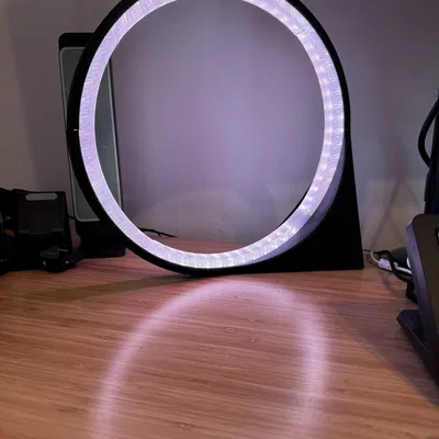 Đèn bàn LED Helios với vòng WLED độc đáo