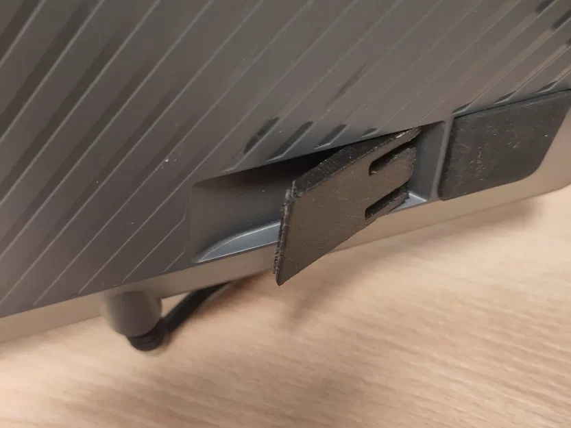 Chân thay thế bên phải cho bàn phím Logitech G213 - Image 1