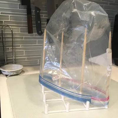 Giá treo đựng túi ziplock và đũa ăn