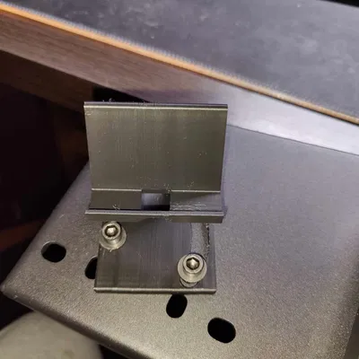 Giá đỡ điện thoại cho giá đỡ bánh lái Next Level Racing