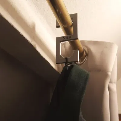 Móc treo quần áo cho áo khoác nhẹ