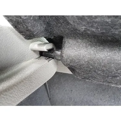 Chân đế cho ngăn chứa của Laguna II 2003