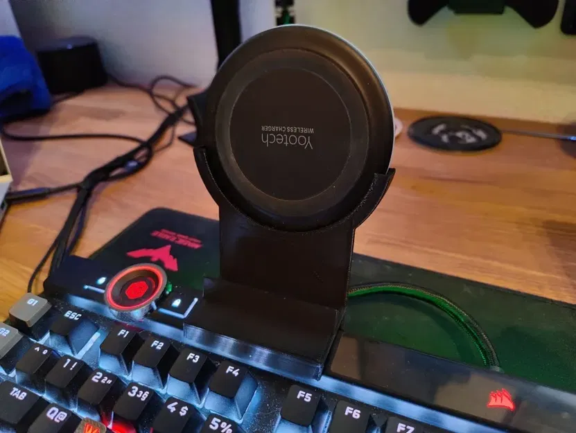 Giá đỡ điện thoại di động Corsair K100 với QI - Image 1