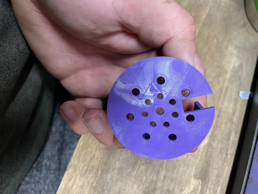 Vent 2 inch với lỗ đi dây cho chuồng gà - Image 3