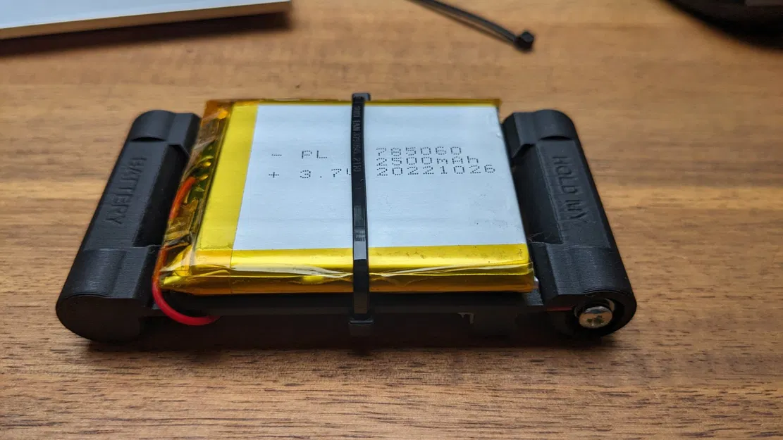 Giá đỡ pin LiPo cho huy hiệu Supercon 2023 - Image 1