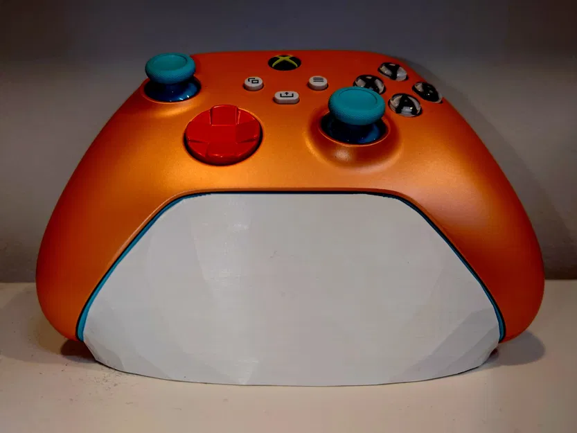 Giá đỡ điều khiển Xbox phong cách tối giản low poly - Image 1