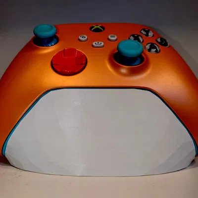 Giá đỡ điều khiển Xbox phong cách tối giản low poly