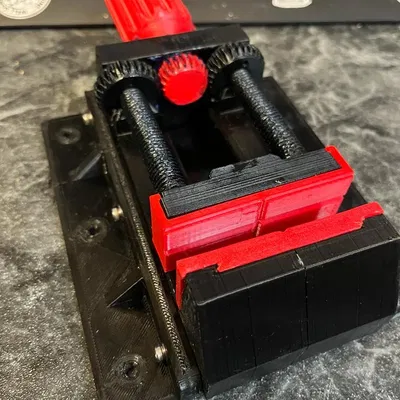 Đế gắn kẹp bàn cho máy in 3D