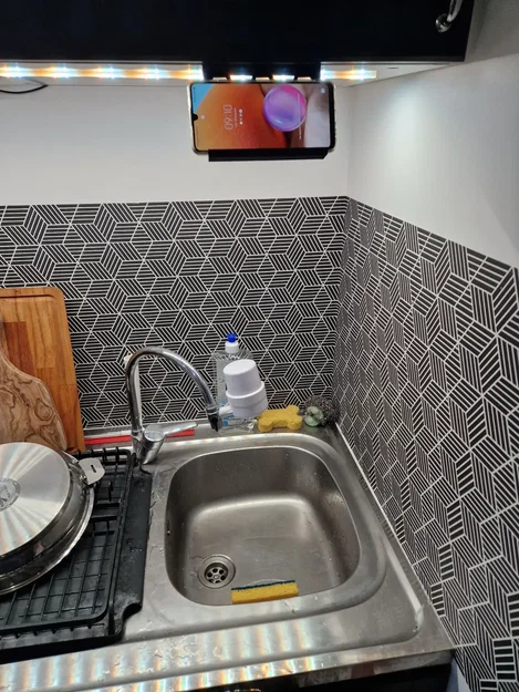 Giá đỡ điện thoại dưới tủ bếp 18mm - Image 3