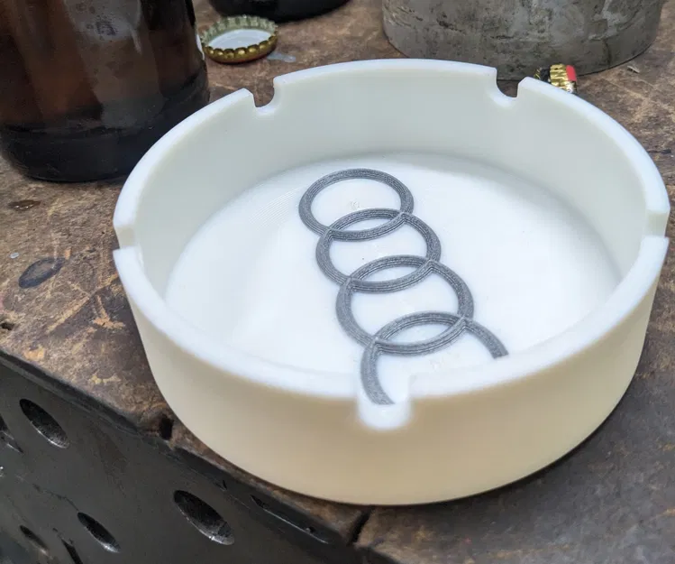 Gạt tàn thuốc lá với logo Audi 3D - Image 1