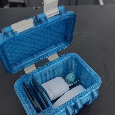 Hộp chắc chắn với khe cắm thẻ SD không cần ốc vít