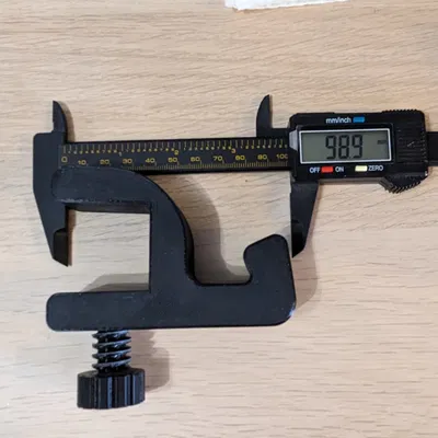 Giá treo tai nghe và dây cáp cho bàn làm việc