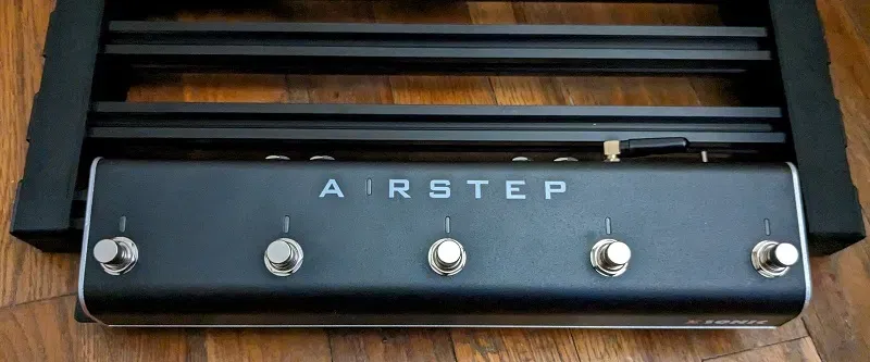 Giá đỡ lắp đặt AIRSTEP 2020 cho bàn đạp guitar - Image 1