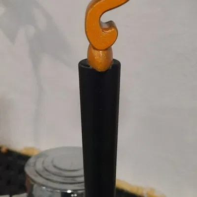 Tay cầm vòi bia The Riddler với biểu tượng dấu hỏi