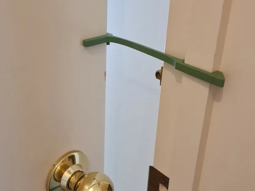 Cái chặn cửa giữ cửa mở một khe cho mèo di chuyển - Image 1