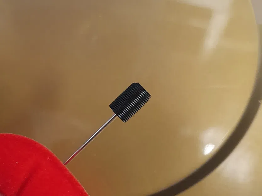 Bảo vệ ghim hoa anh túc cho Ngày Tưởng niệm - Image 3