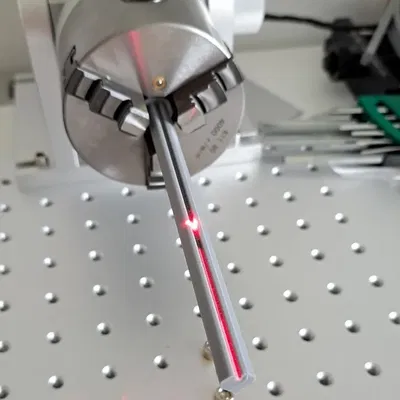 Công cụ căn chỉnh quay laser cho máy laser sợi quang