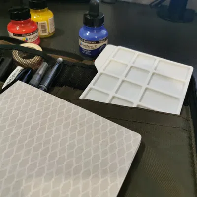 Bảng màu sơn kích thước A6 với các ngăn chứa mực riêng biệt