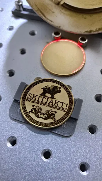 Công cụ căn chỉnh đồng xu cho khắc laser hai mặt - Image 3