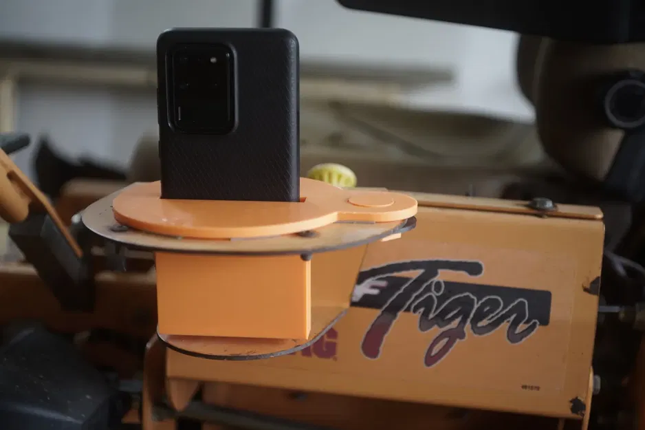 Giá đỡ điện thoại cho máy cắt cỏ Scag Turf Tiger - Image 5