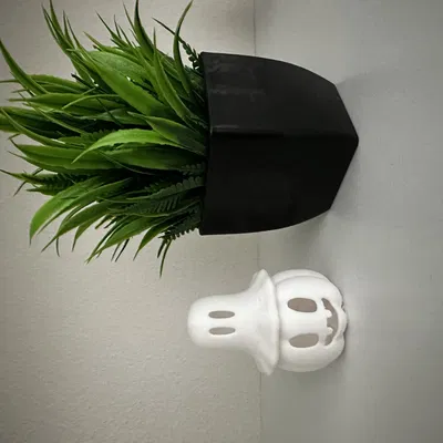 Trang trí ma quái tối giản với chỗ để đèn tealight