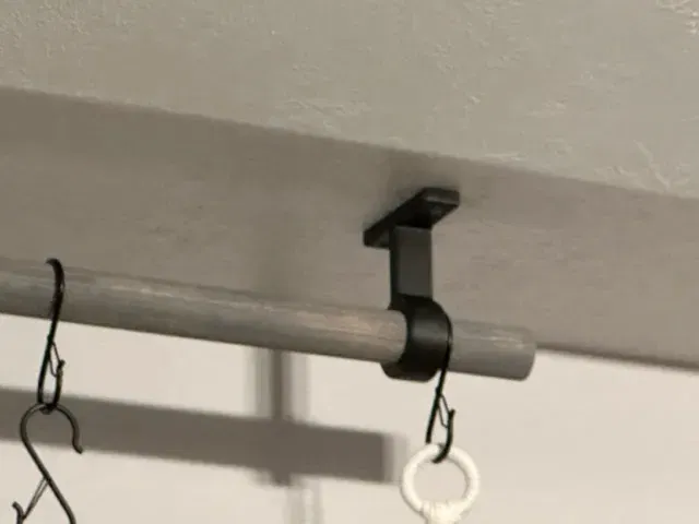 Giá đỡ thanh treo cho cây cảnh trên cửa sổ 1 5/16" dia - Image 1