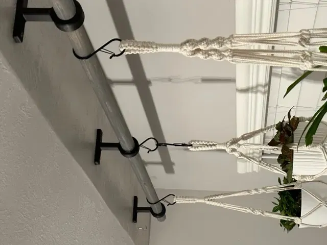 Giá đỡ thanh treo cho cây cảnh trên cửa sổ 1 5/16" dia - Image 2