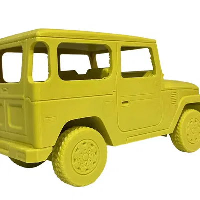 Toyota FJ40 in Place với bánh xe chuyển động