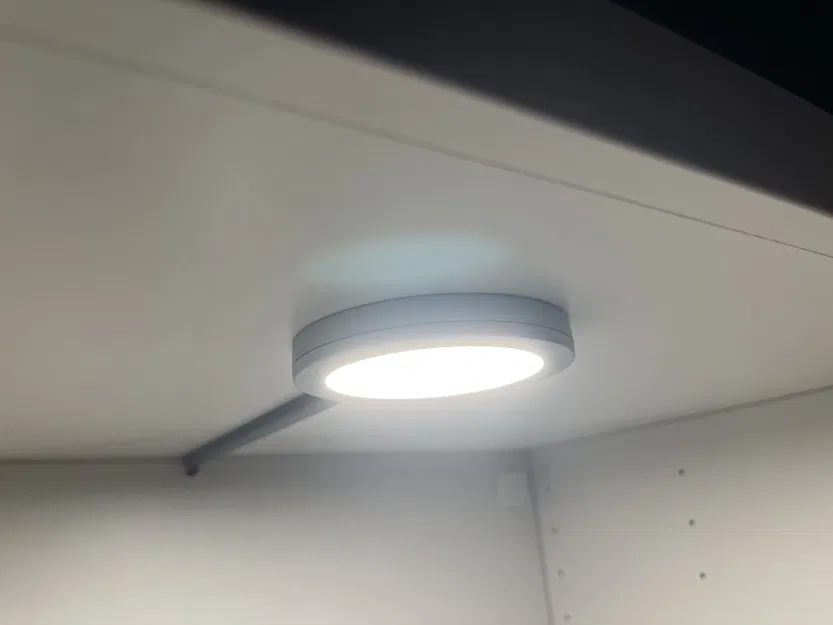 Đui đèn MITTLED của IKEA chống chói khi ngồi sofa - Image 5