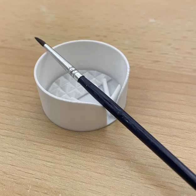 Thùng rửa cọ sơn tiện lợi với thiết kế thông minh - Image 1