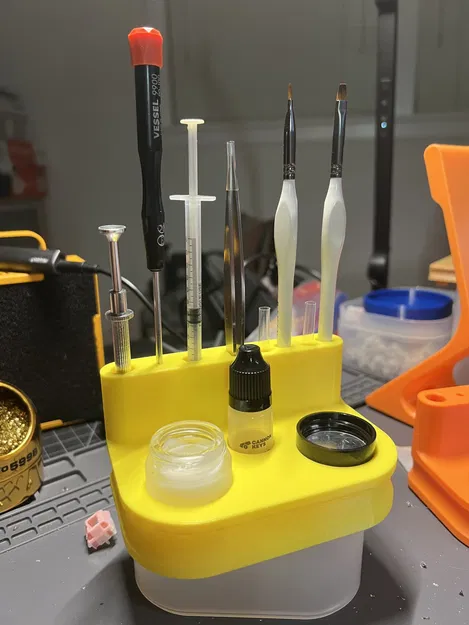 Giá đỡ công cụ và dầu bôi trơn cho bàn phím - Image 1