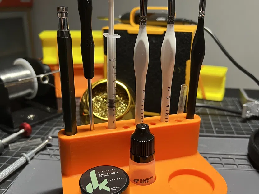 Giá đỡ công cụ và dầu bôi trơn cho bàn phím - Image 2