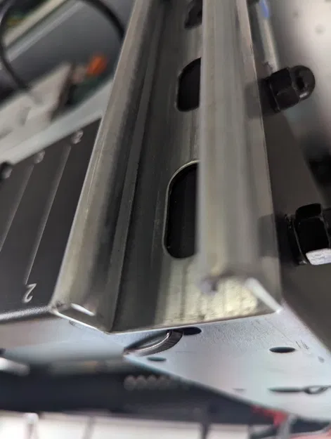 Điểm gắn 1U tương thích với giá 19" cho kênh strut 1 5/8" × 13/16 - Image 2