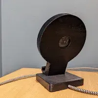 Giá đỡ sạc không dây Livboj với thiết kế ngăn cáp bên trong