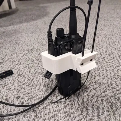 Giá đỡ Baofeng UV-82 với giữ phích cắm