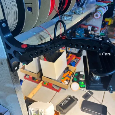 Giá đỡ đèn LED cho xưởng làm việc