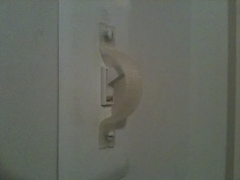 Nắp che công tắc điện để ngăn trẻ tắt đèn an ninh - Image 1