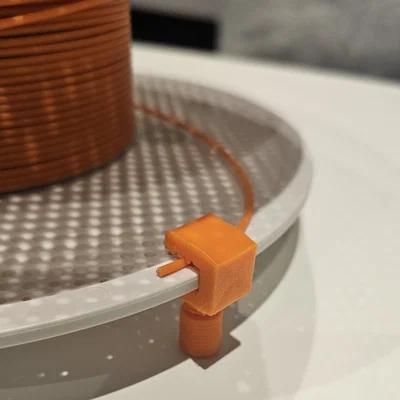 Kẹp filament với bu lông M8 có rãnh