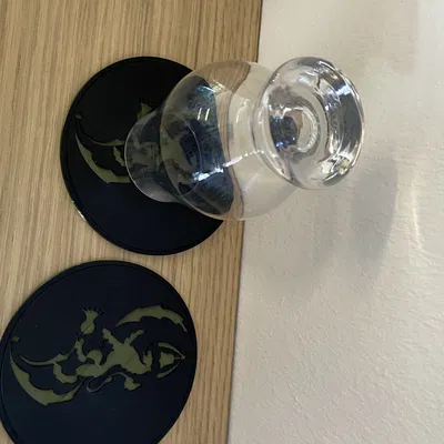 Đế lót ly hai màu với logo Lagavulin